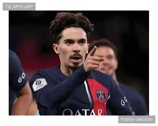 从波尔图核心到巴黎主力：维蒂尼亚跃迁背后的战术适配与能力进化