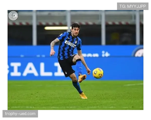 巴斯托尼：现代出球型中卫的战术角色解析